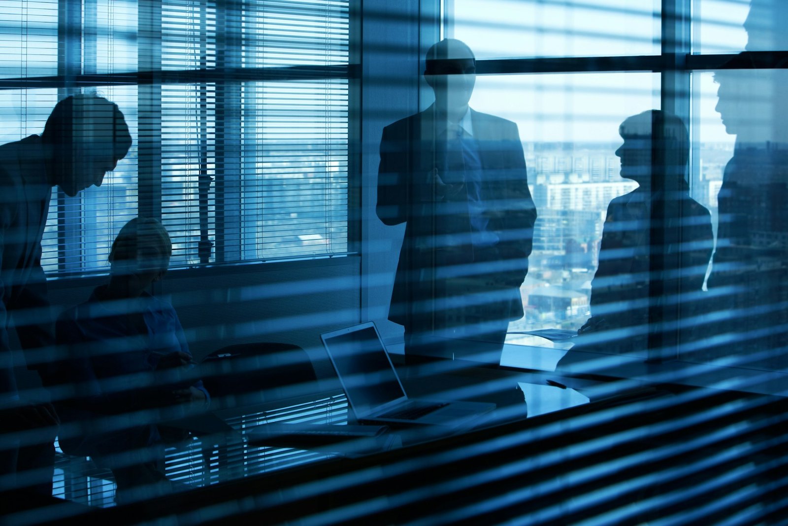 B2B Accountants team discussion